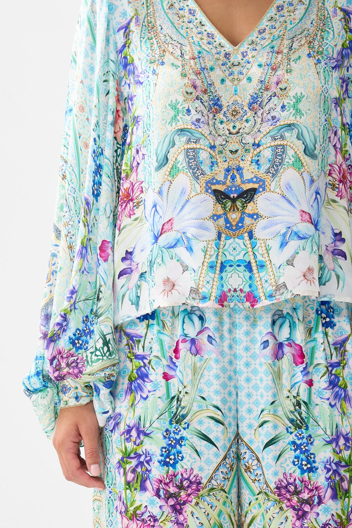 V-NECK BLOUSON SLEEVE BLOUSE